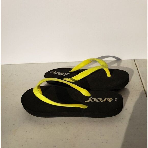 Reef Girls Stargazer Sparkly Yellow Toe Post Flip Flop Sandals size 7/8 NEW - Picture 4 of 7